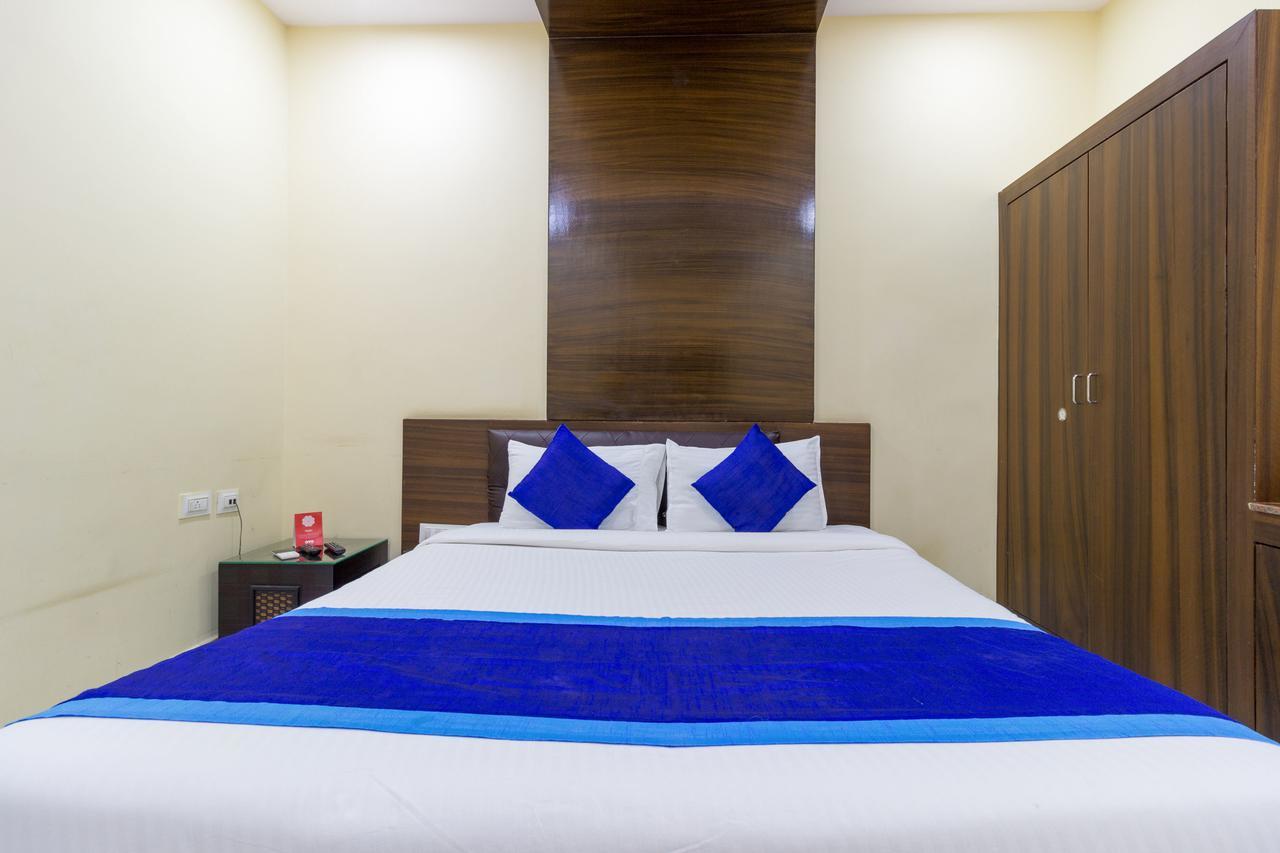 Oyo 7627 Royal Plaza Hyderabad Exterior foto
