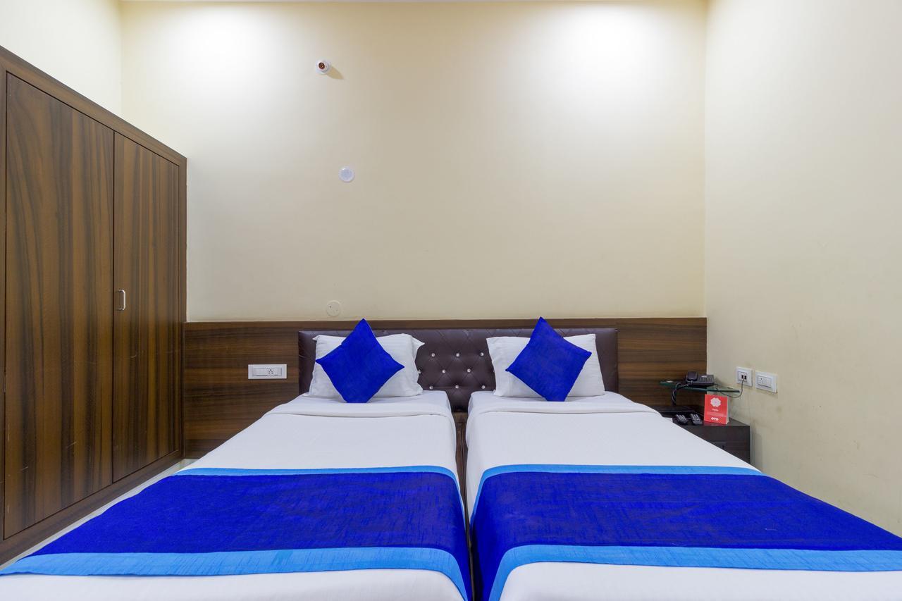 Oyo 7627 Royal Plaza Hyderabad Exterior foto