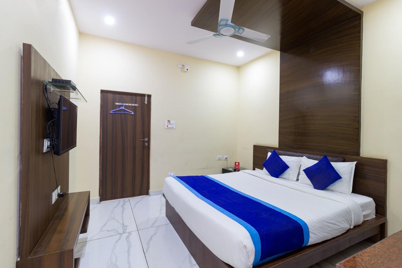 Oyo 7627 Royal Plaza Hyderabad Exterior foto