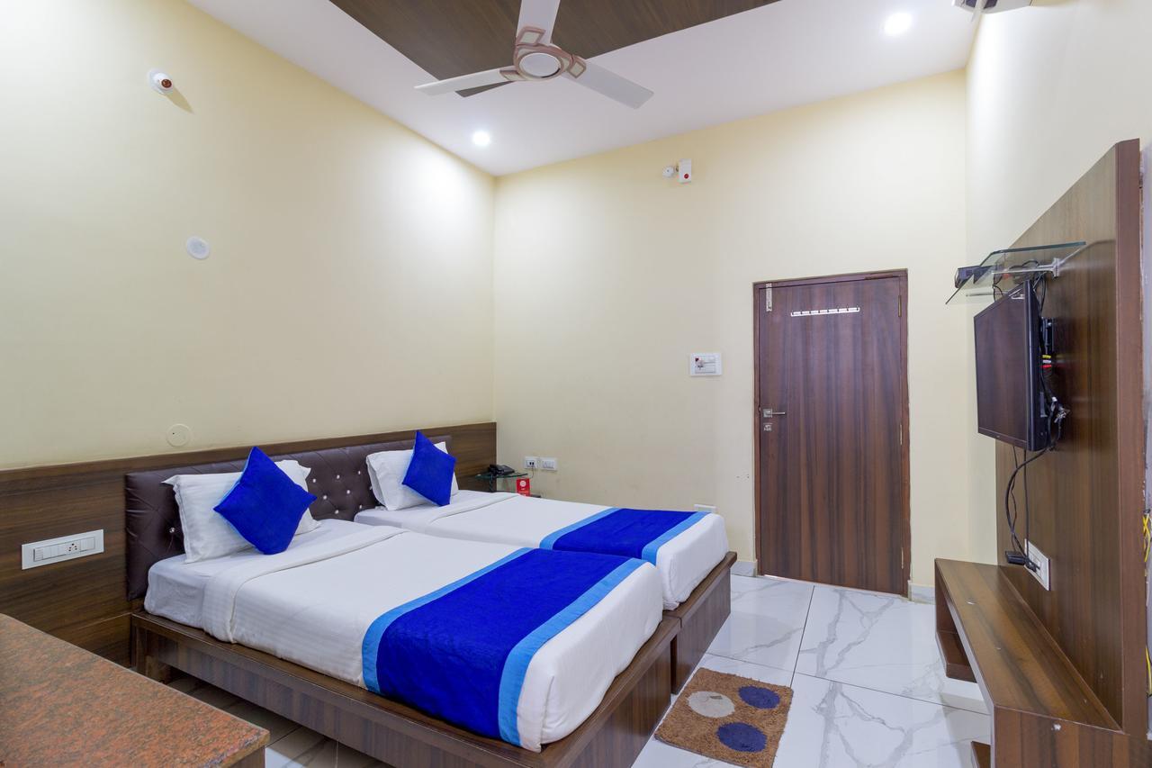 Oyo 7627 Royal Plaza Hyderabad Exterior foto