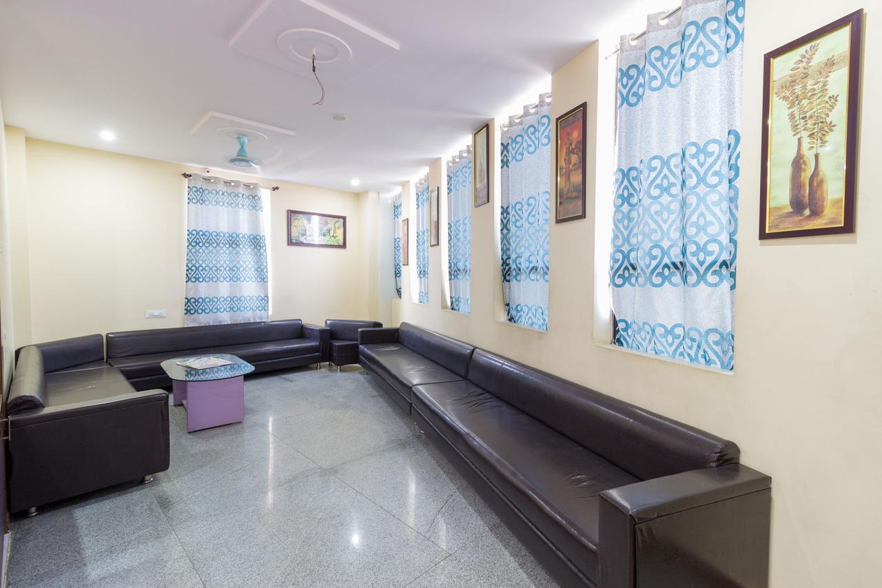 Oyo 7627 Royal Plaza Hyderabad Exterior foto