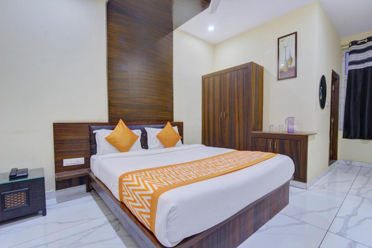 Oyo 7627 Royal Plaza Hyderabad Exterior foto
