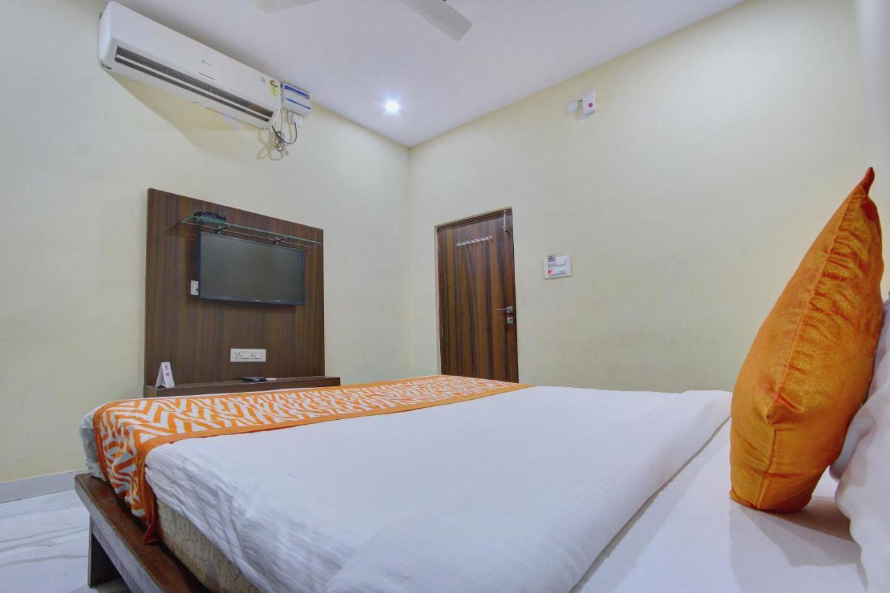 Oyo 7627 Royal Plaza Hyderabad Exterior foto