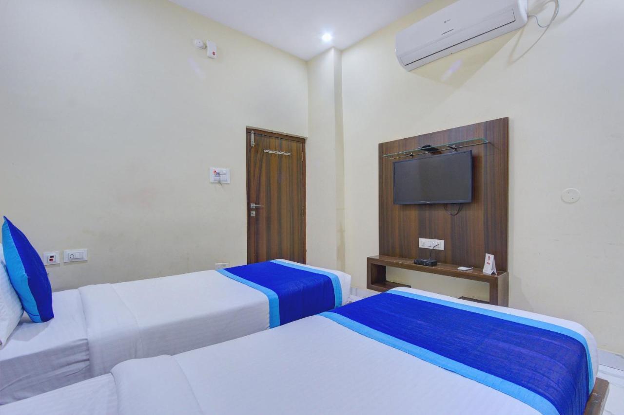Oyo 7627 Royal Plaza Hyderabad Exterior foto