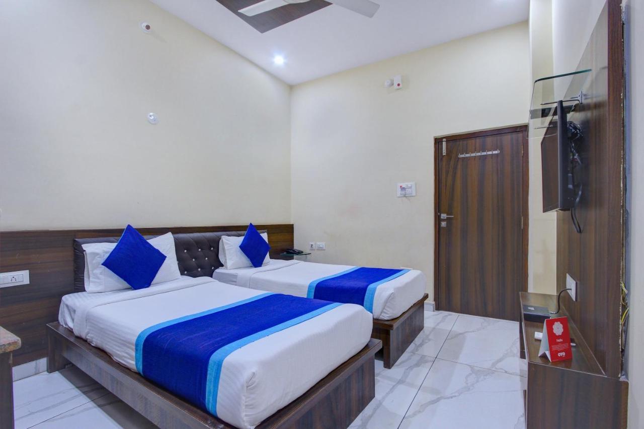 Oyo 7627 Royal Plaza Hyderabad Exterior foto