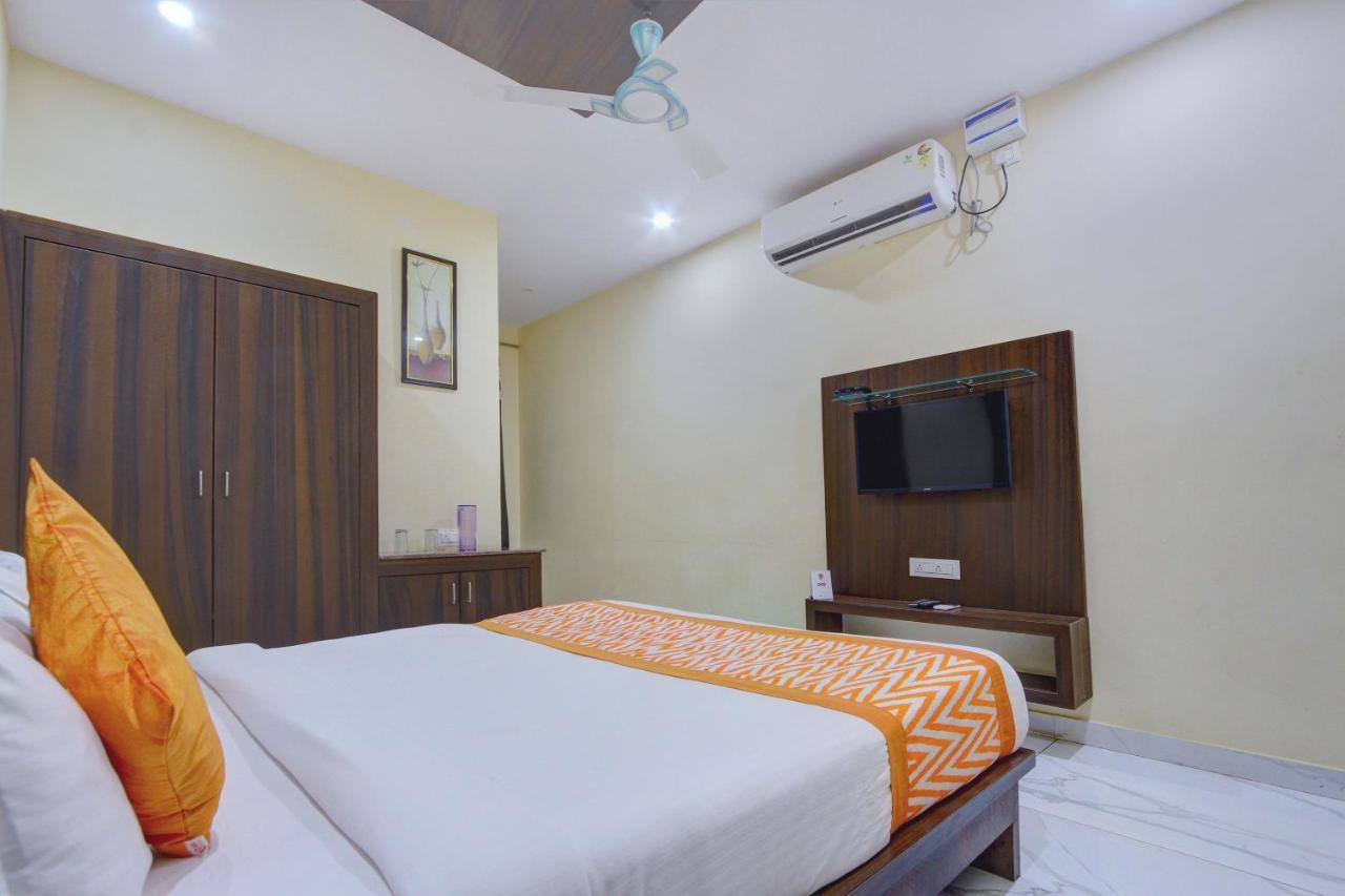 Oyo 7627 Royal Plaza Hyderabad Exterior foto